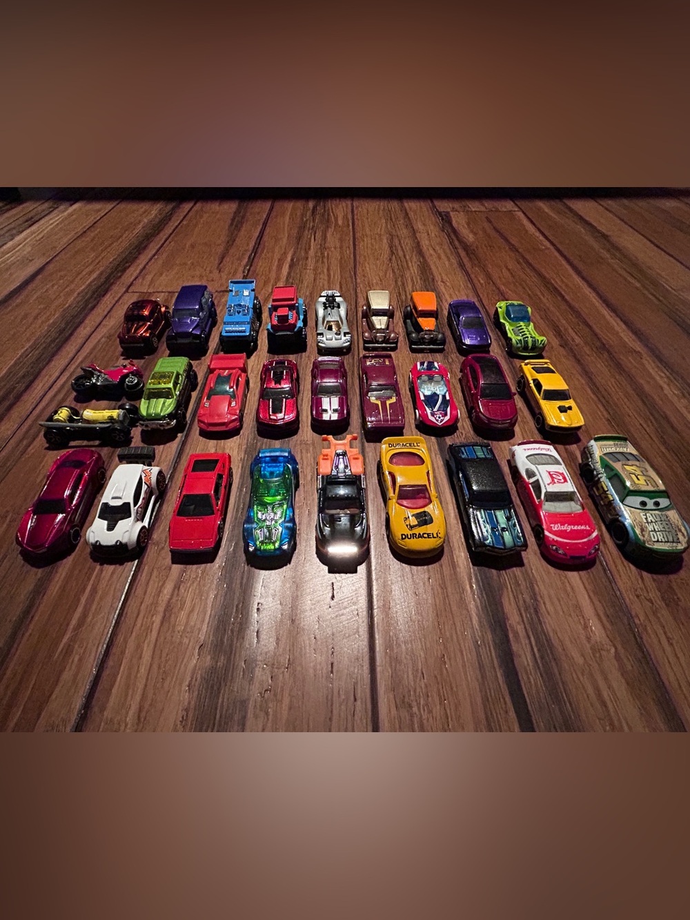 Random Collection of Cars. 23 Hot Wheels, 2 Maisto, 1 Lightening McQueen, etc.